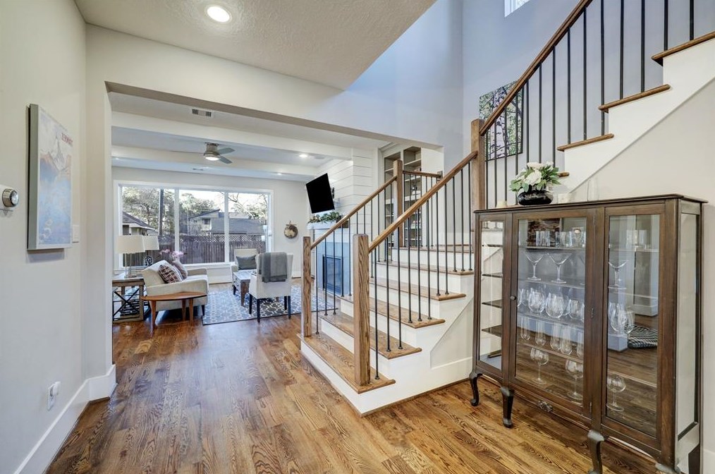 1910 Du Barry Ln, Houston TX 77018-5205 exterior