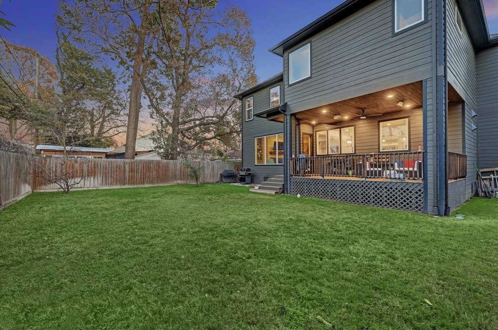 1910 Du Barry Ln, Houston TX 77018-5205 exterior