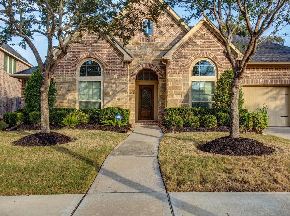 5810 Emmit Creek Ln, Sugar Land, TX 77479-1669