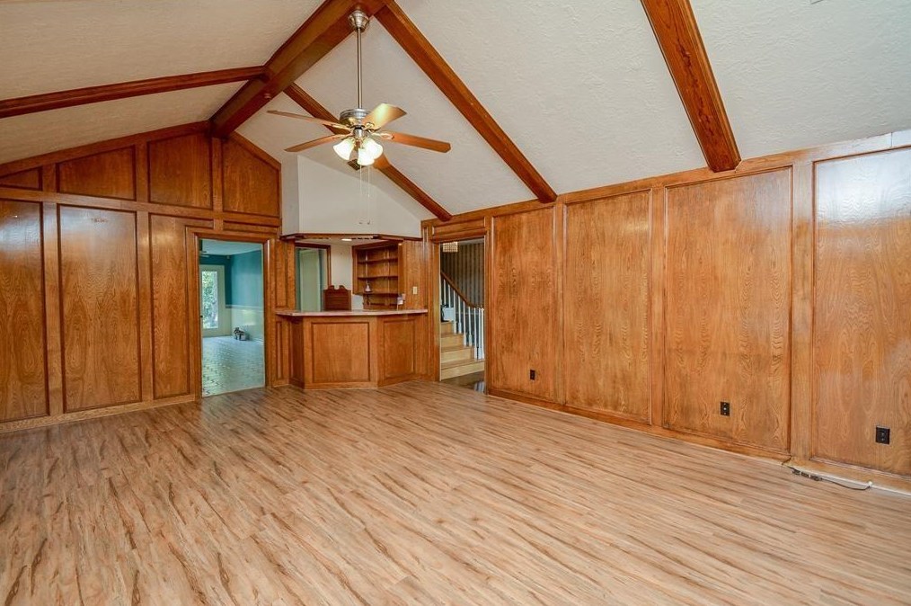 5602 Spanish Oak Dr, Houston TX  77066-2443 exterior