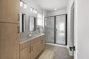 2400-32 Montgomery Park, Conroe, TX 77304 - Photo 4