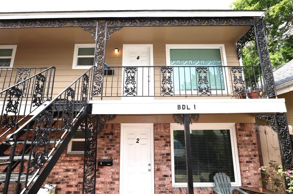 808 1/2 W Main St #3, Houston, TX 77006