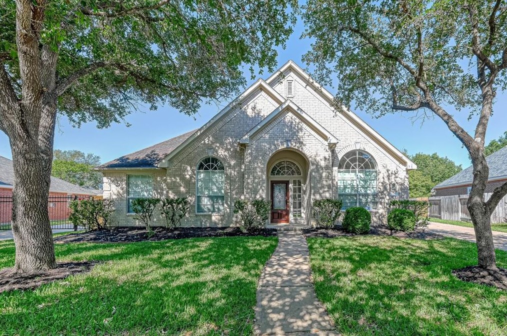 2138 Bluffton Ln, Katy TX  77450-6028 exterior