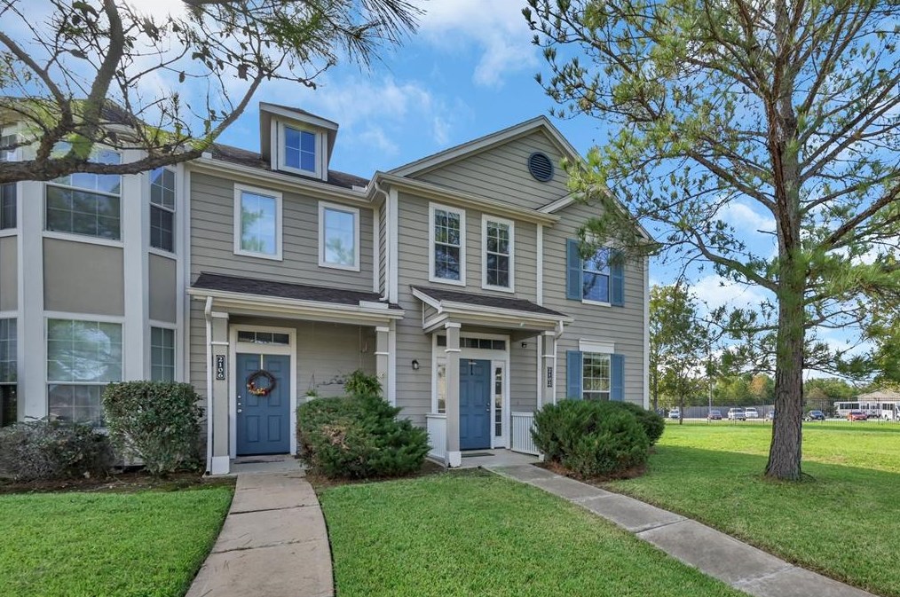 2102 Village Crossing Trl, Spring, TX 77373-7673