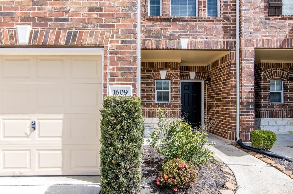 1609 Grable Cove Ln, Spring, TX 77379-2788