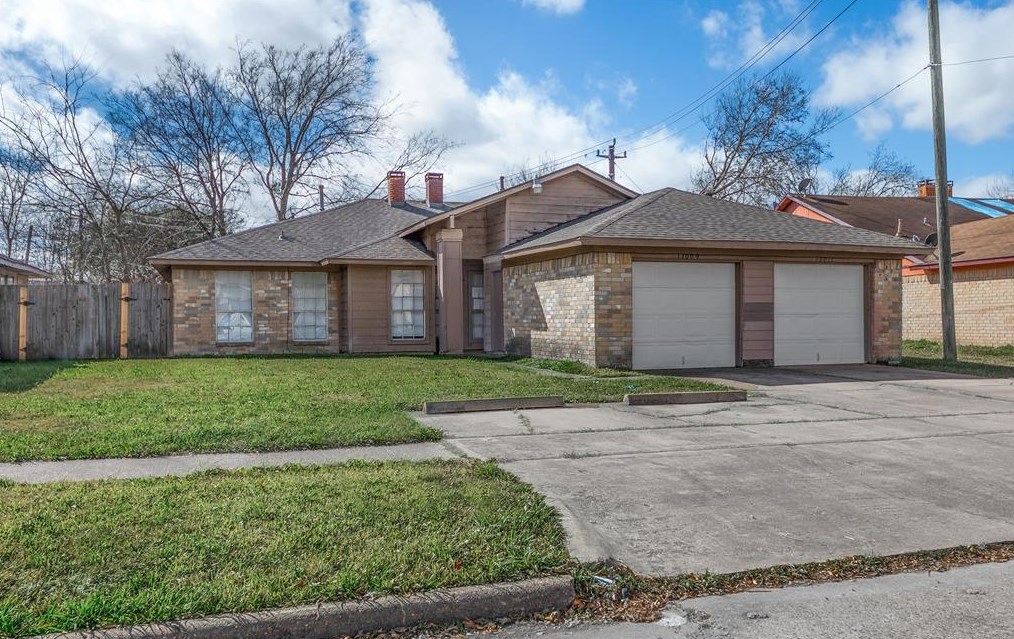 12011 Tambourine Dr, Stafford, TX 77477