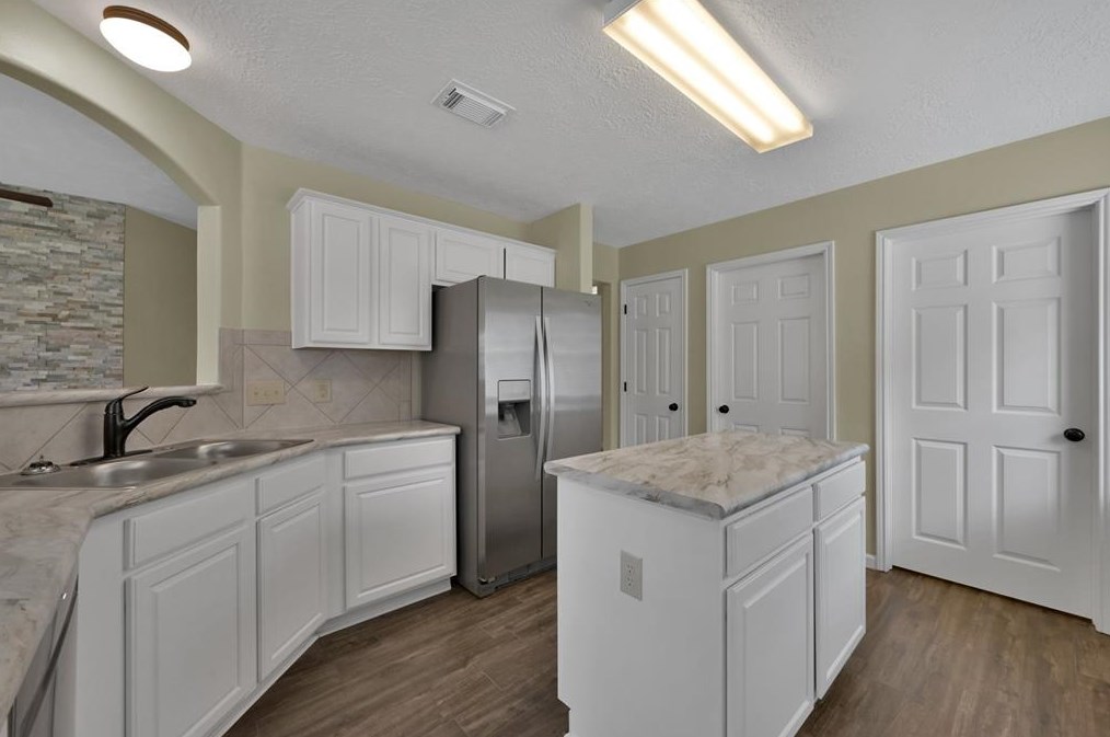 2211 Melanie Park Dr, Spring TX 77388-4184 exterior