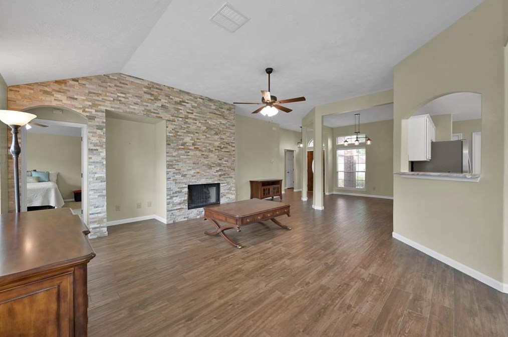 2211 Melanie Park Dr, Spring TX 77388-4184 exterior