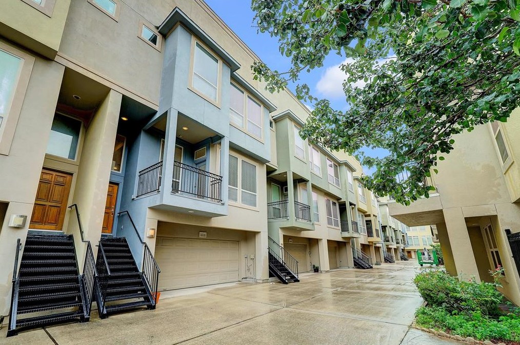 5524 Crooms St, Houston, TX 77007-8110
