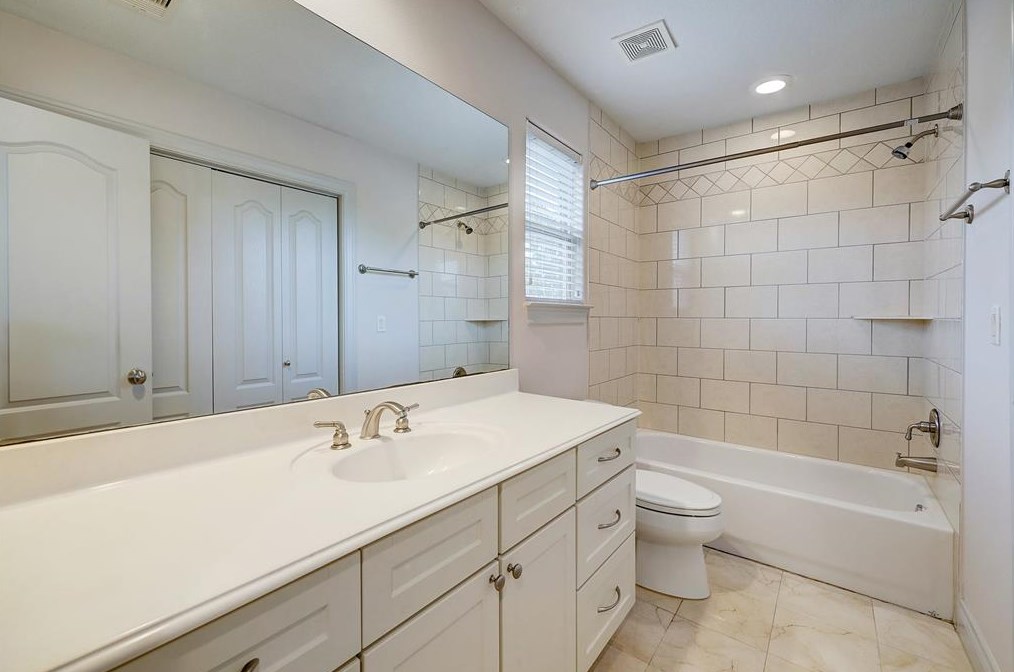 5524 Crooms St, Houston TX  77007-8214 exterior