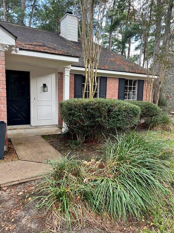 75 Village Knoll Cir, Spring TX  77381-4449 exterior