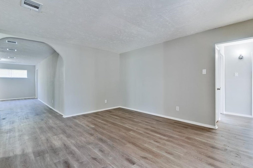10823 Segrest Dr, Houston TX  77047-1014 exterior