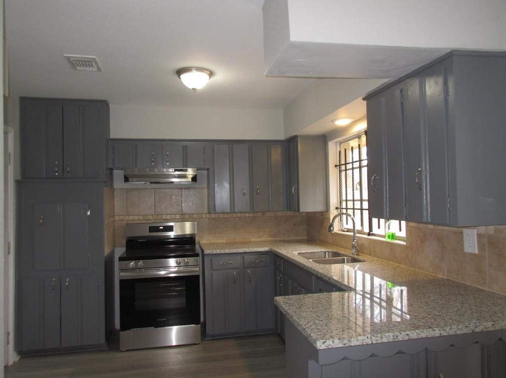 10122 Envoy St, Houston, TX 77016