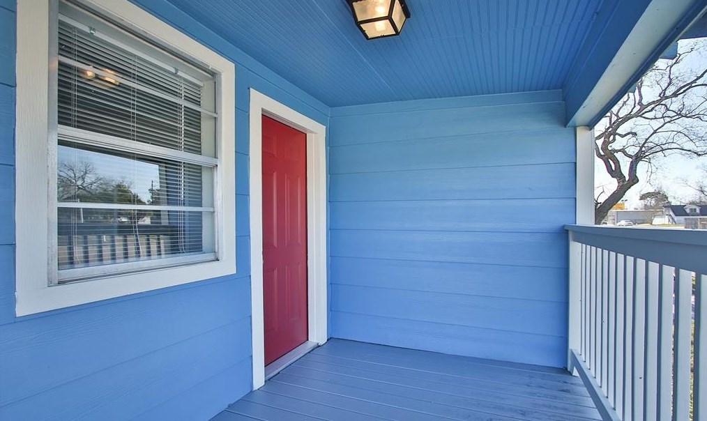 115 W Main St, Baytown, TX 77520