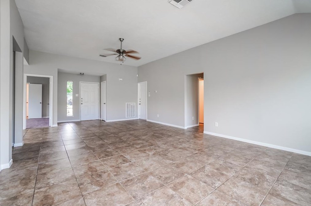 2423 Grand Canyon Dr, Houston TX  77067-1076 exterior