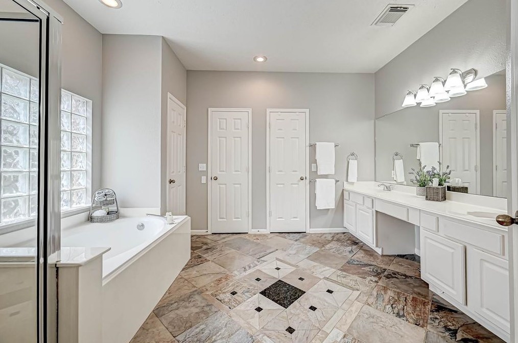 13015 Orch Holw Way, Houston TX  77065-3331 exterior