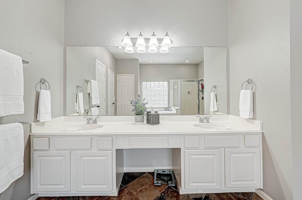 13015 Orch Holw Way, Houston TX  77065-3331 exterior
