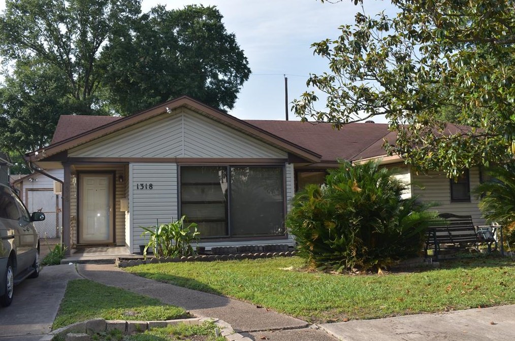 1318 Thornton Rd, Houston, TX 77018-3129