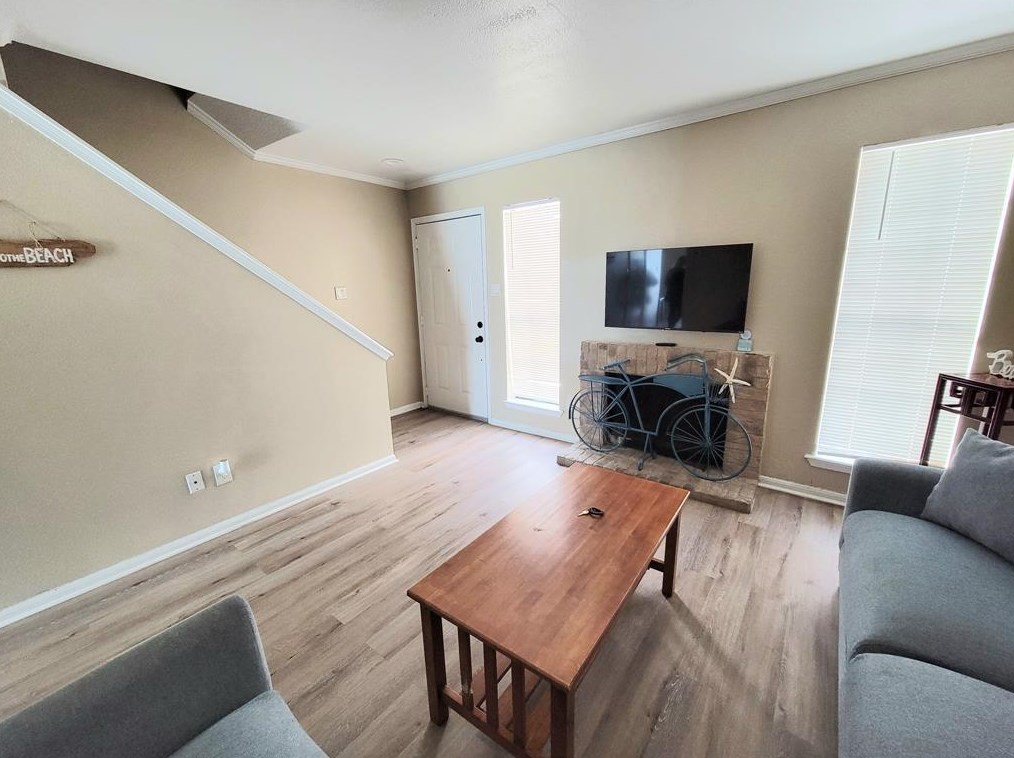 925 Sealy St #8, Galveston, TX 77550