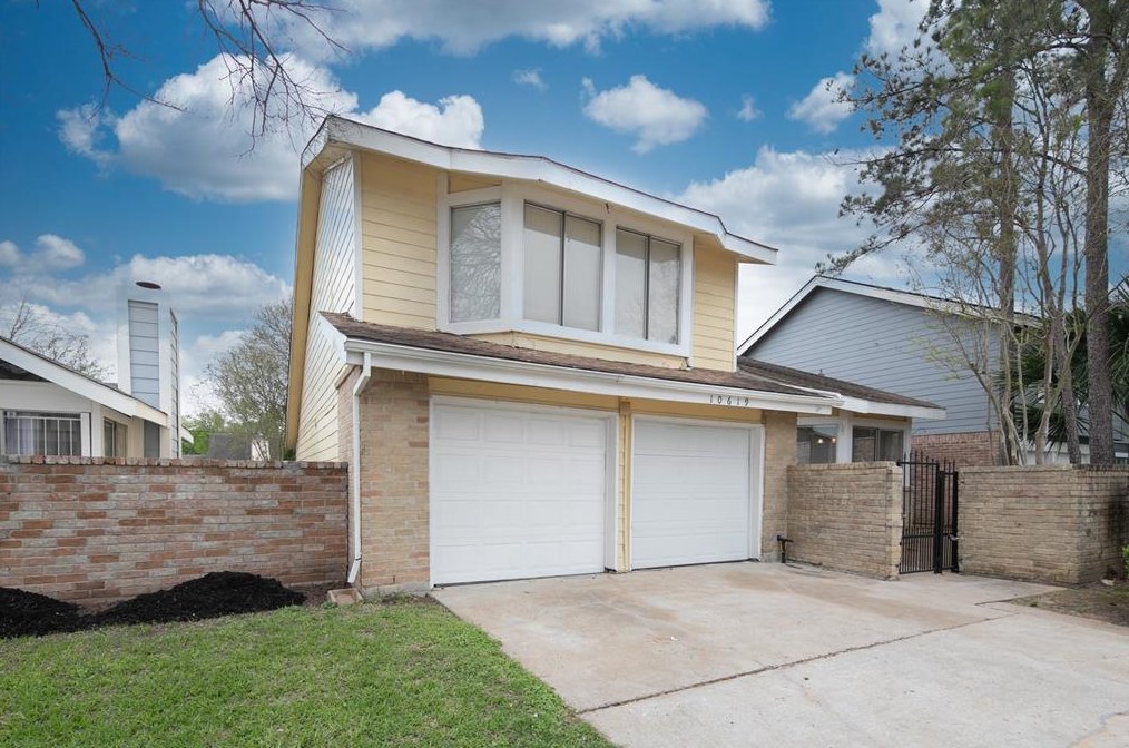 10619 Chapel Hill Dr, Houston TX  77099-3904 exterior