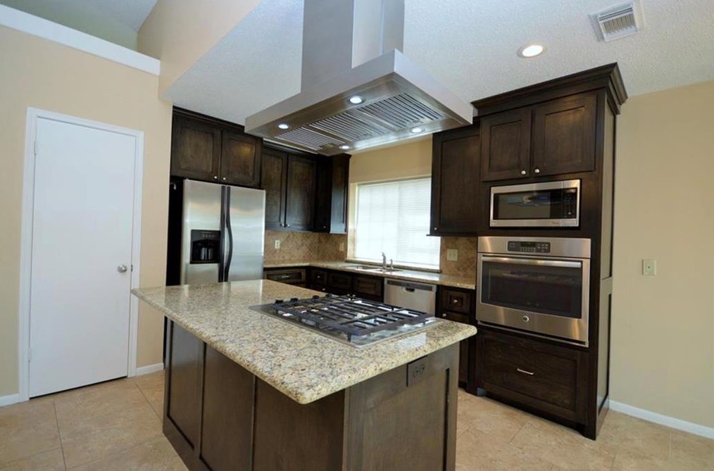 15 Stony Bridge Ct, Spring TX  77381-4402 exterior