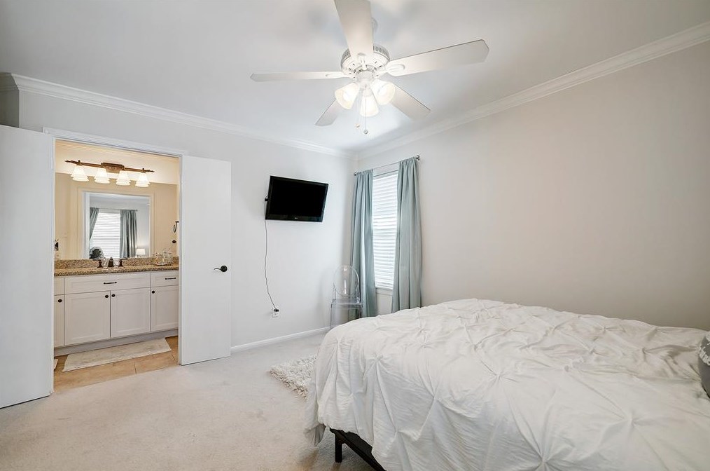 14203 Apple Tree Rd, Houston TX  77079-6601 exterior