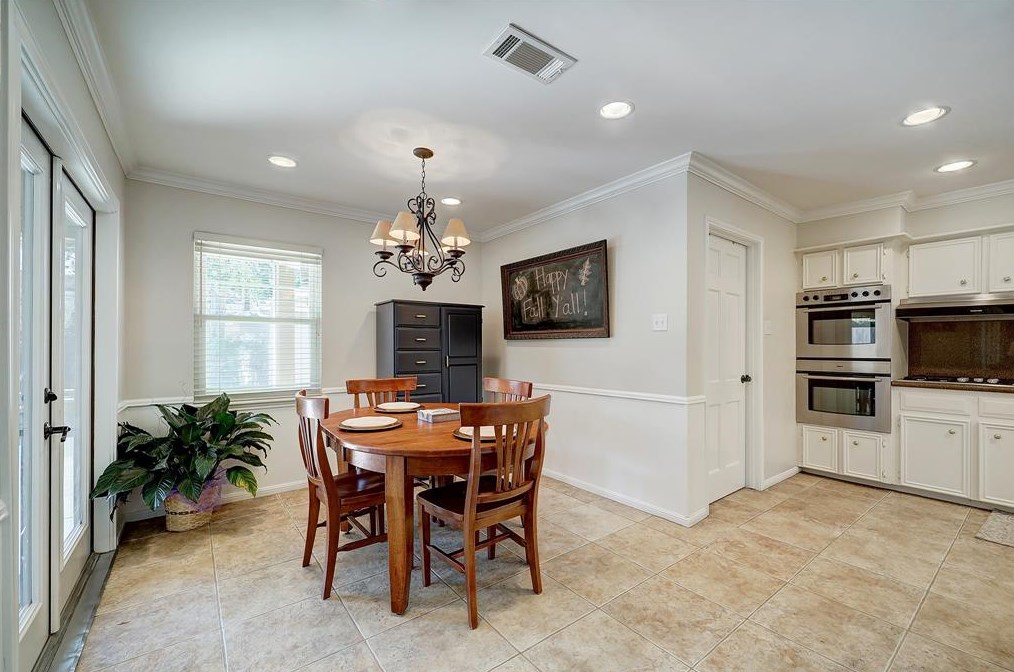 14203 Apple Tree Rd, Houston TX  77079-6601 exterior