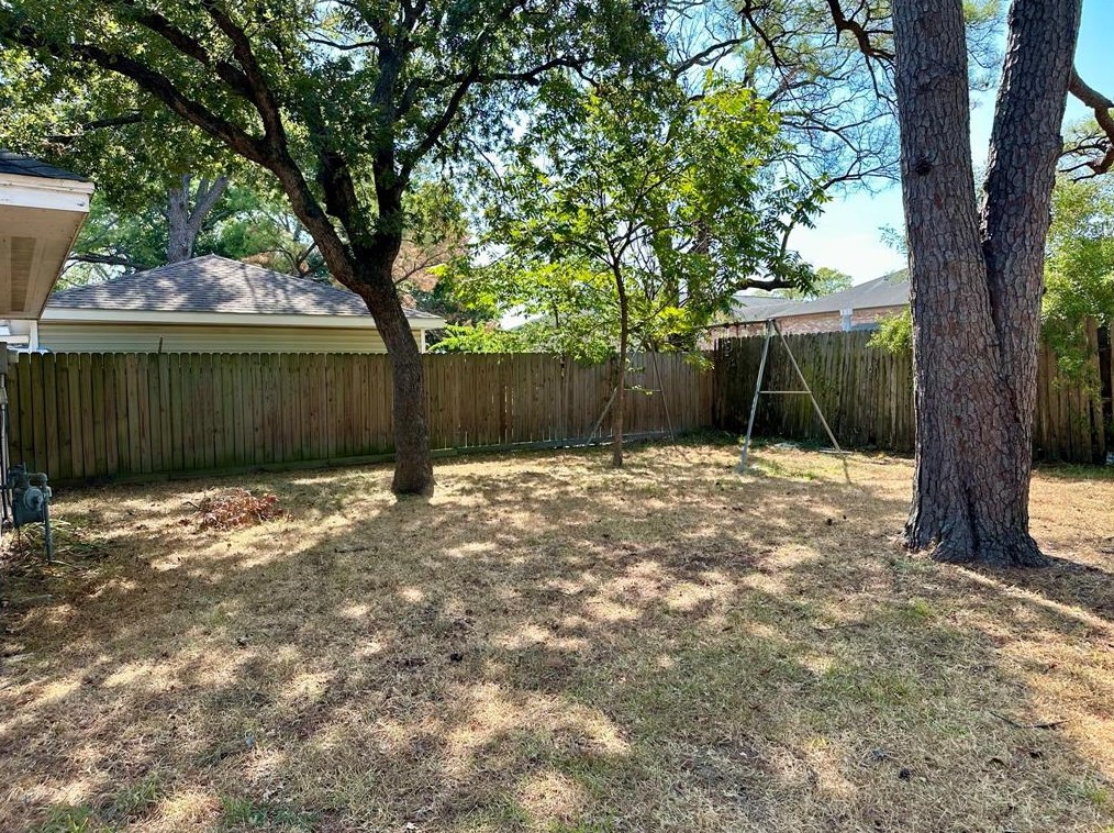 8111 Schaffer Ln, Houston, TX 77070-4235