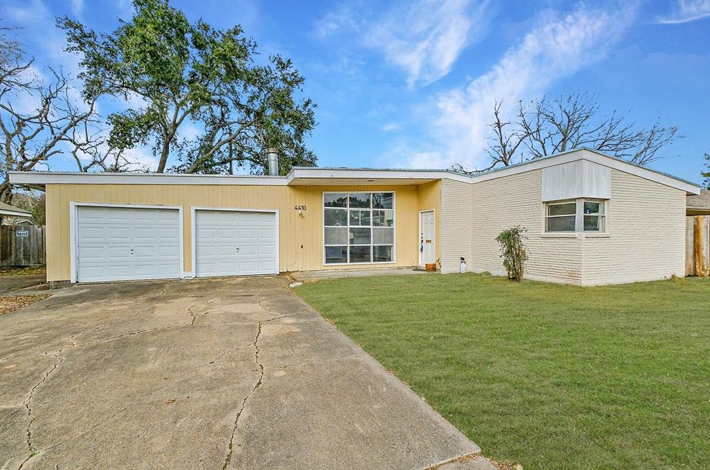 4410 Kingfisher Dr, Houston, TX 77035