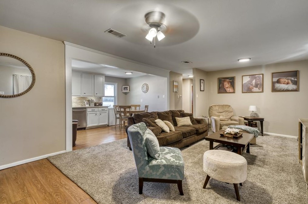 8542 Sloan Rd, Midway, TX 75852-2779