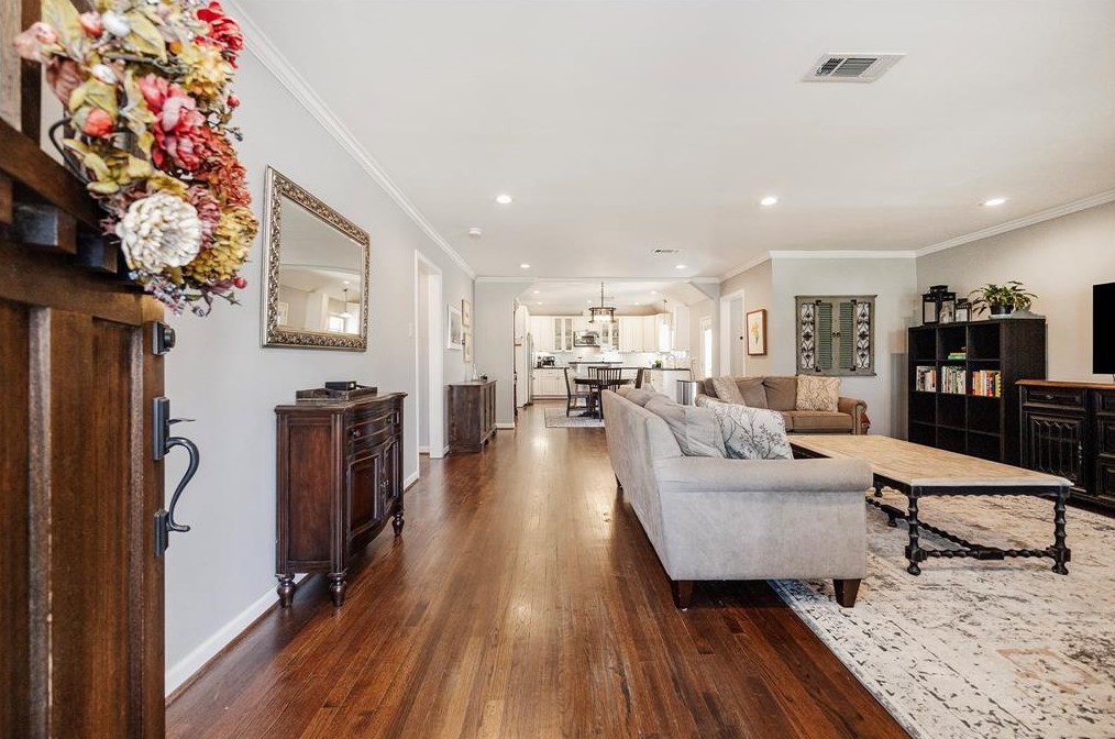 1501 Althea Dr, Houston TX  77018-5119 exterior