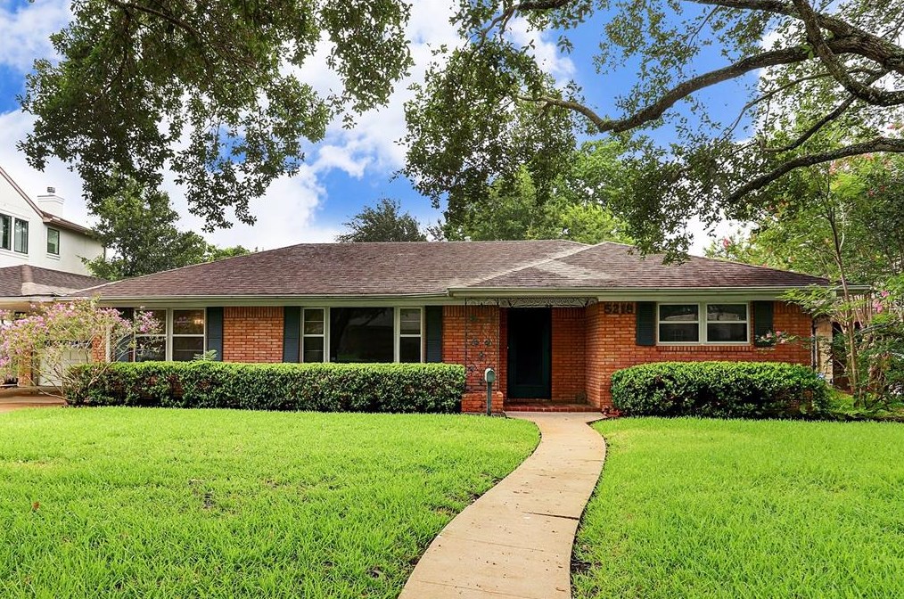 5218 Holly St, Bellaire, TX 77401