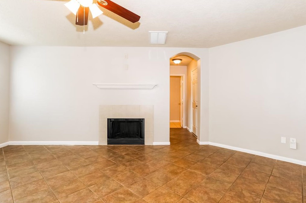 28631 Hidden Lake W, Magnolia, TX 77354