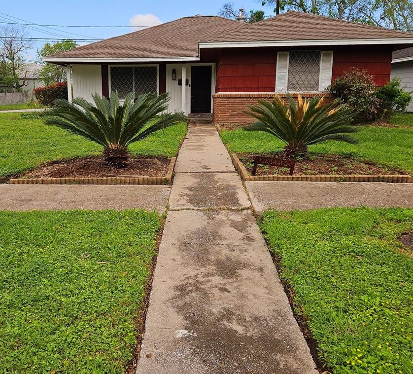 6903 Kingsway Dr, Houston, TX 77087-5232