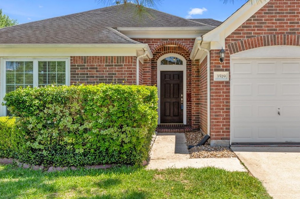 3519 Chesapeake Ct, Pearland, TX 77584