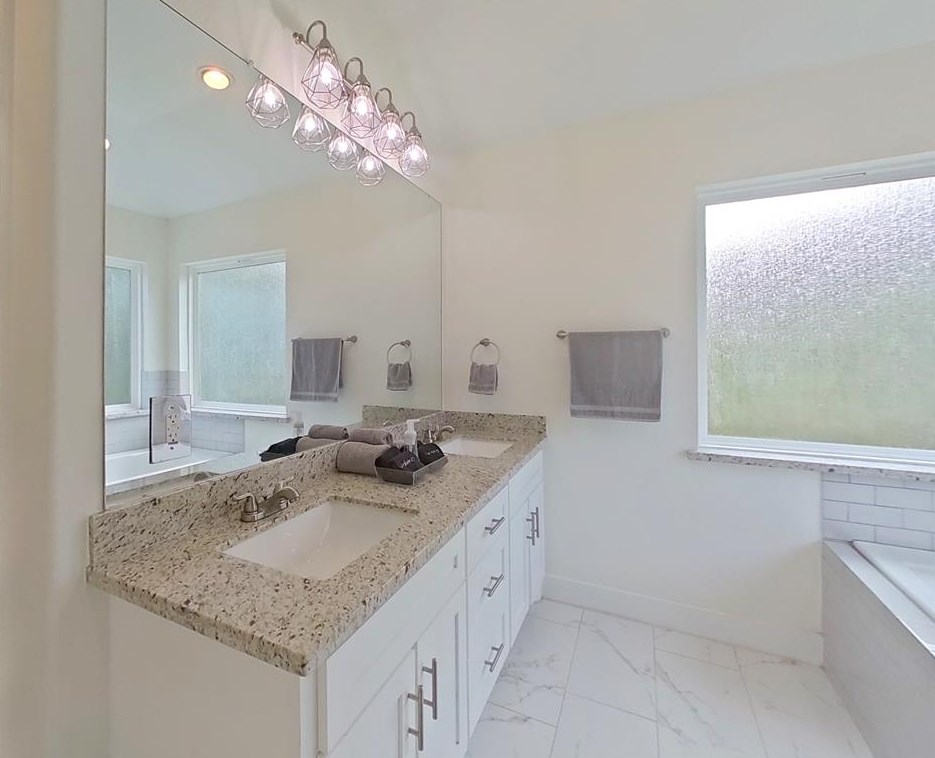 10747 Dulcimer St, Houston TX  77051-4125 exterior