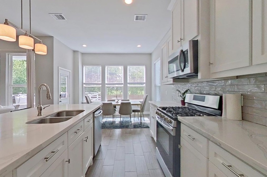 10747 Dulcimer St, Houston TX  77051-4125 exterior