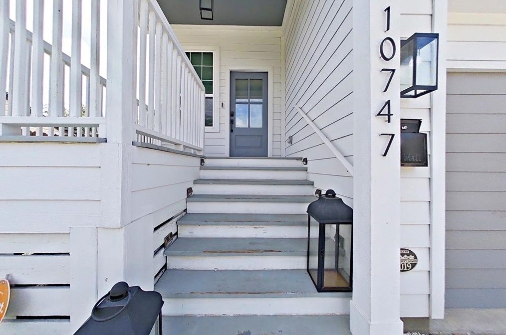 10747 Dulcimer St, Houston TX  77051-4615 exterior