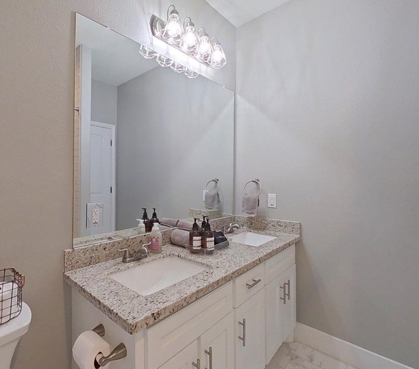 10747 Dulcimer St, Houston TX  77051-4125 exterior