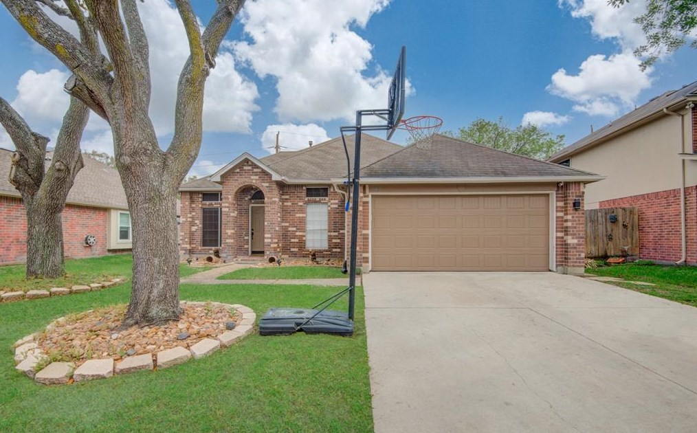 11414 Yorkshire Oaks Dr, Houston, TX 77065-4924