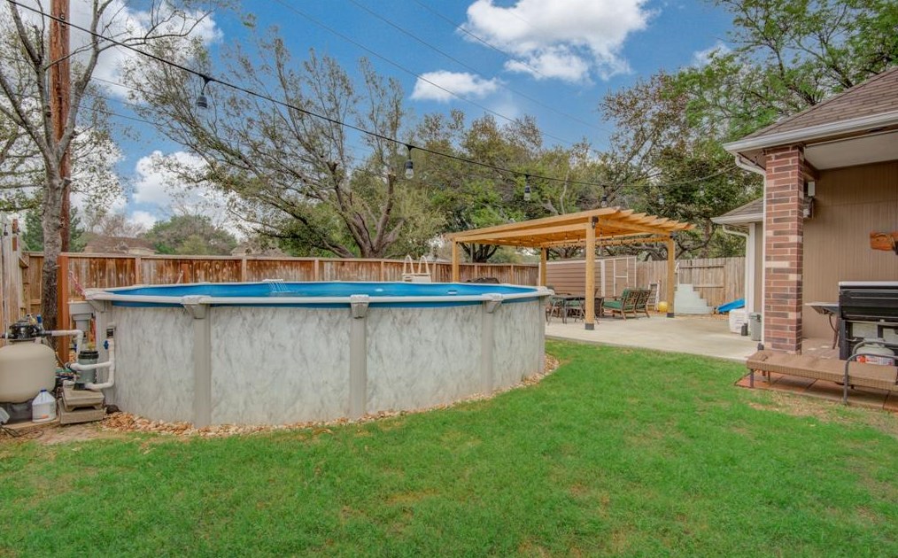 11414 Yorkshire Oaks Dr, Houston TX  77065-4933 exterior