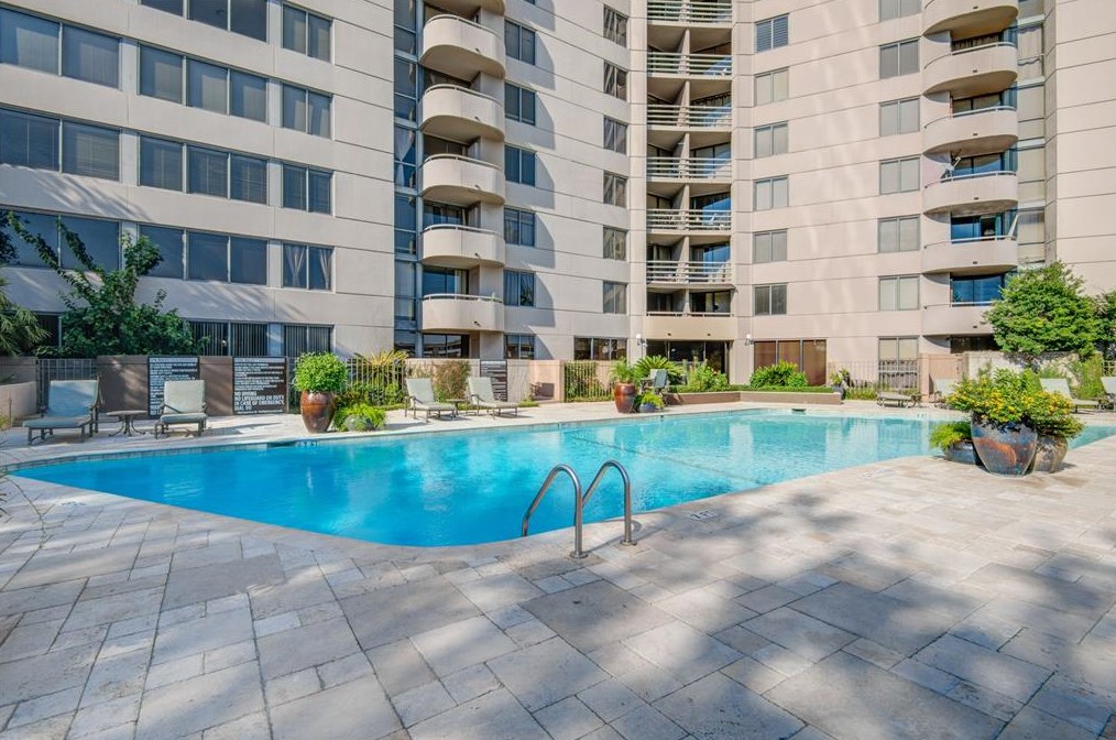 3525 Sage Rd, Houston, TX 77056-7218