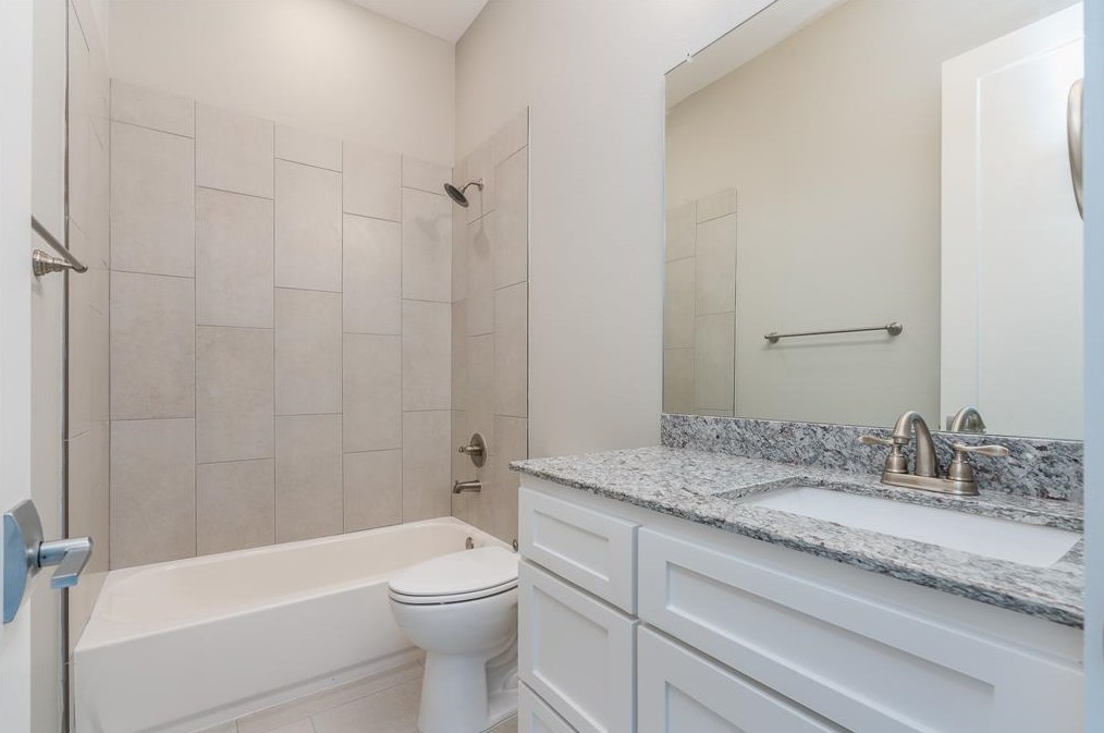 1228 Murrayhill Dr, Houston TX 77043-4240 exterior