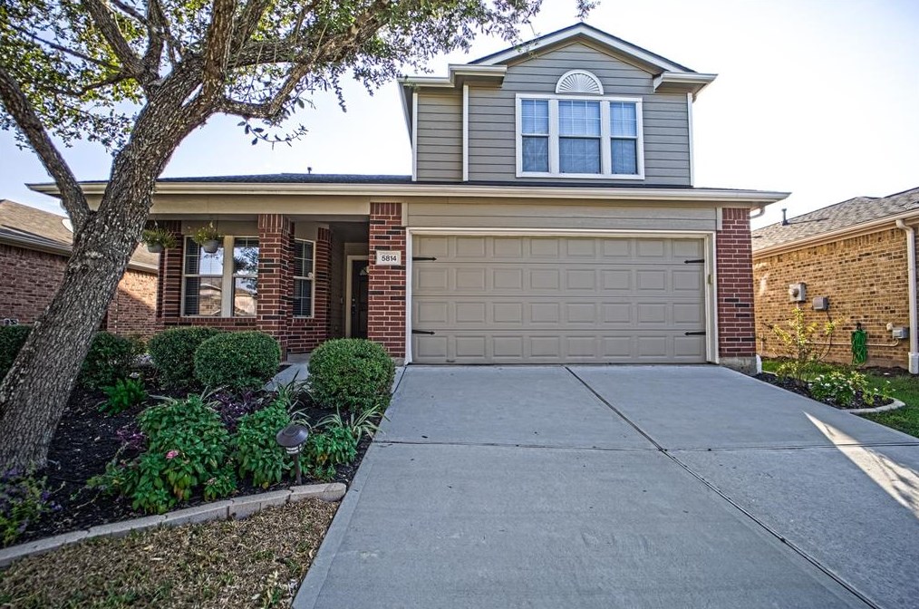 5814 Spring Sunrise Dr, Richmond, TX 77407