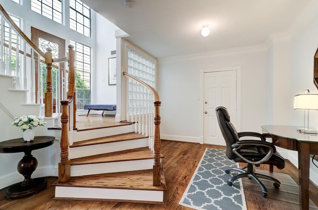 1714 Park St, Houston, TX 77019-5706