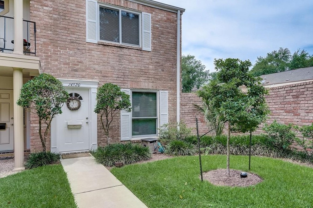 14520 Misty Meadow Ln, Houston TX  77079-3110 exterior