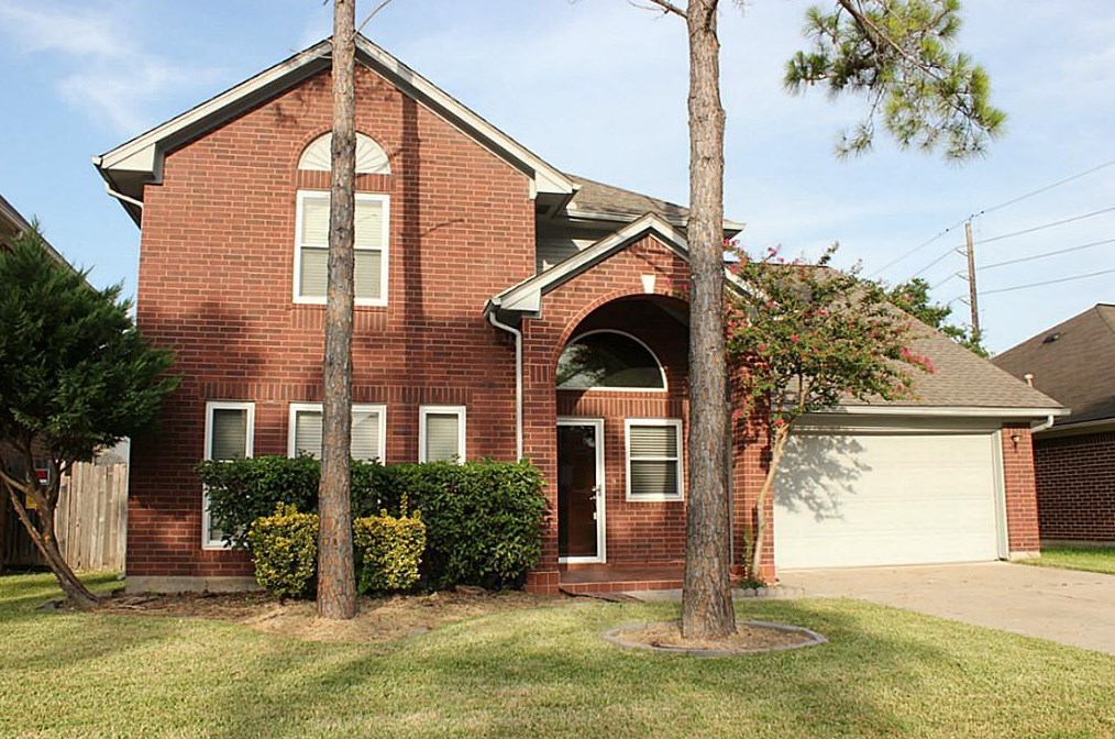 16419 Maple Downs Ln, Sugar Land, TX 77498