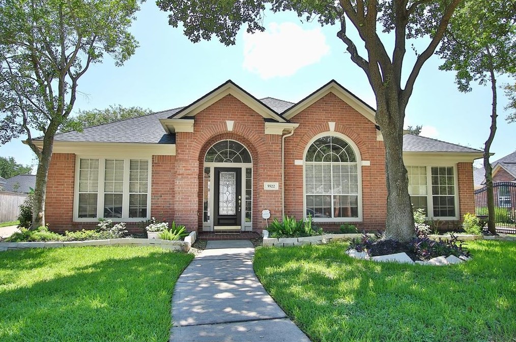 5522 Island Breeze Dr, Houston, TX 77041-6834