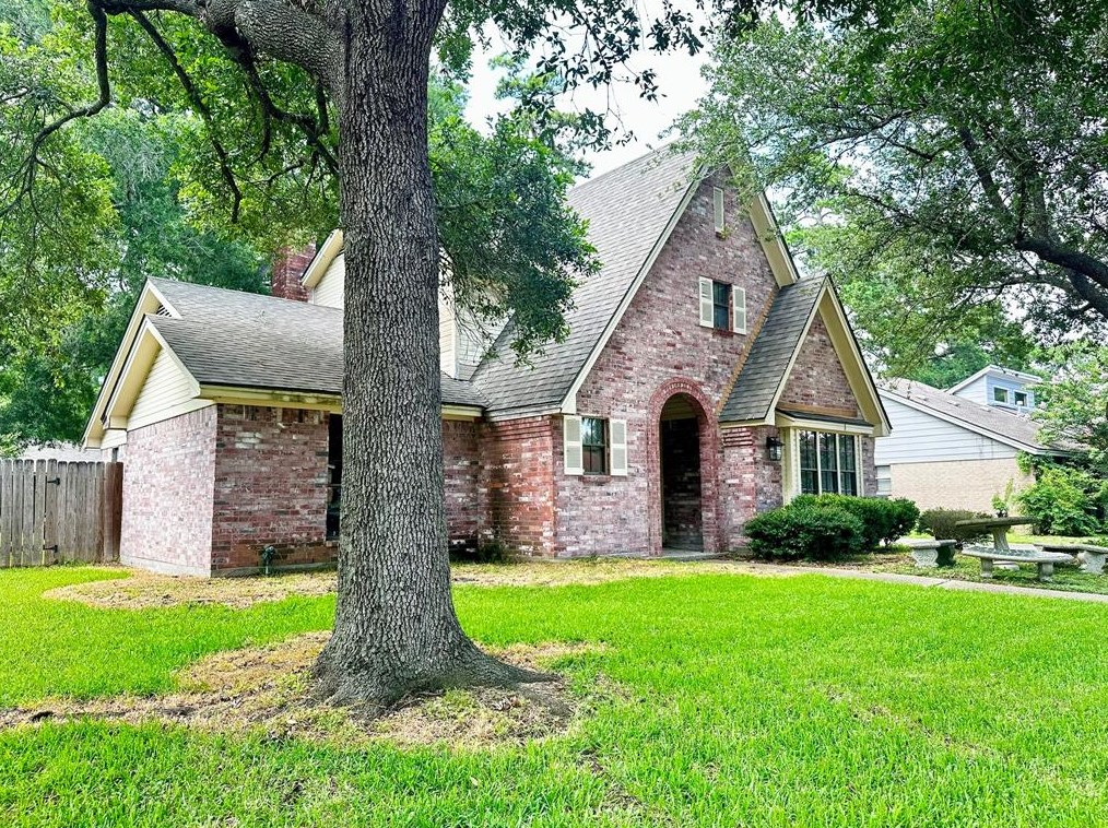 3800 September Dr, Baytown, TX 77521-2609