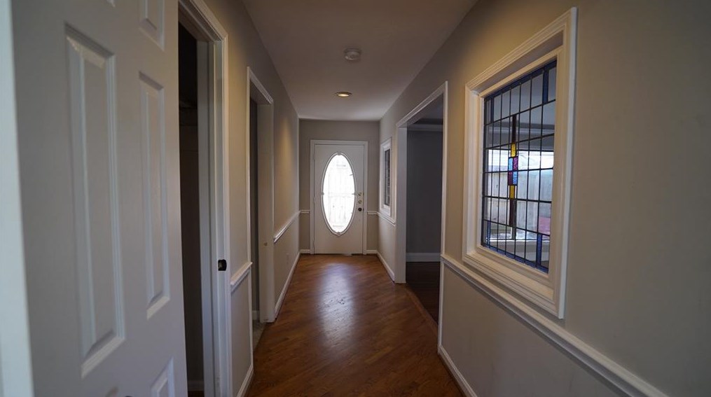 2814 Shadowdale Dr, Houston TX  77043-1715 exterior